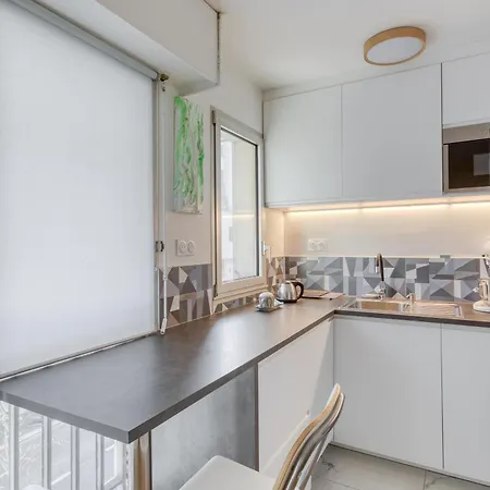 Apartment La Perle Blanche- Chic- Metro L1