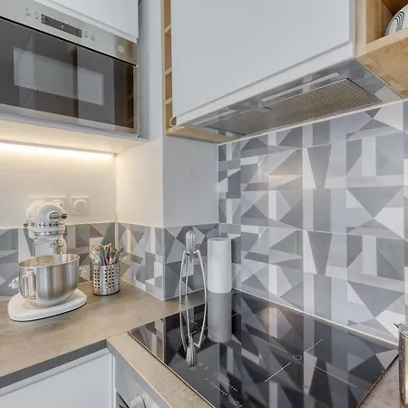 La Perle Blanche- Chic- Metro L1 Apartment *